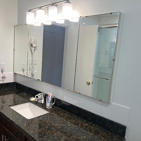 Quite House Near The Vancouver Airport 리치먼드 외부 사진