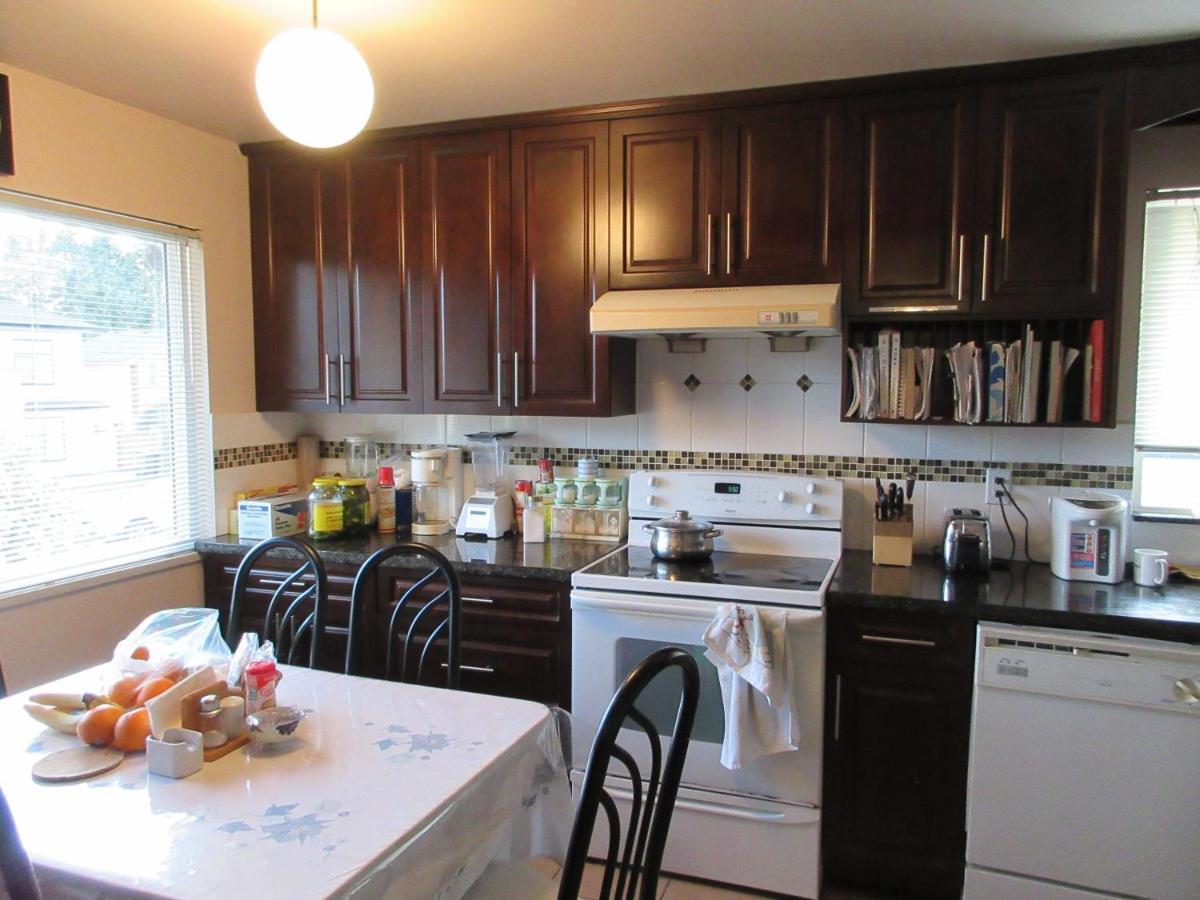 Quite House Near The Vancouver Airport 리치먼드 외부 사진