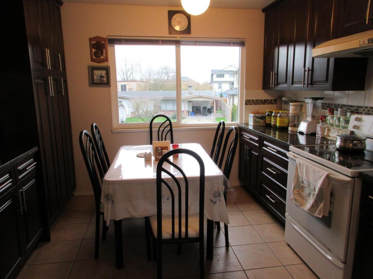 Quite House Near The Vancouver Airport 리치먼드 외부 사진