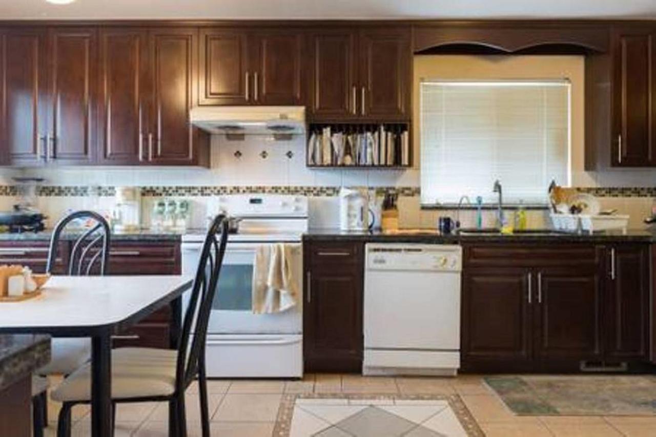 Quite House Near The Vancouver Airport 리치먼드 외부 사진