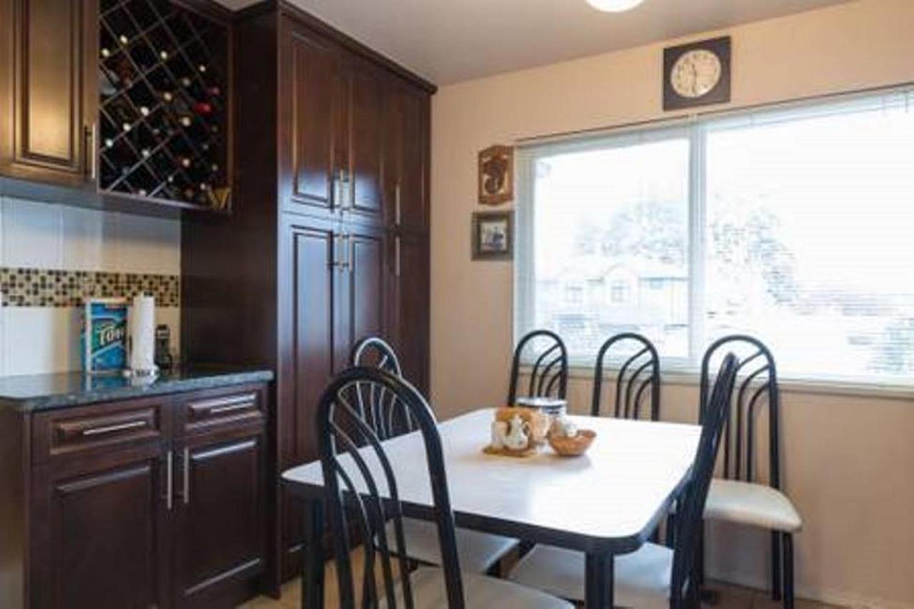 Quite House Near The Vancouver Airport 리치먼드 외부 사진