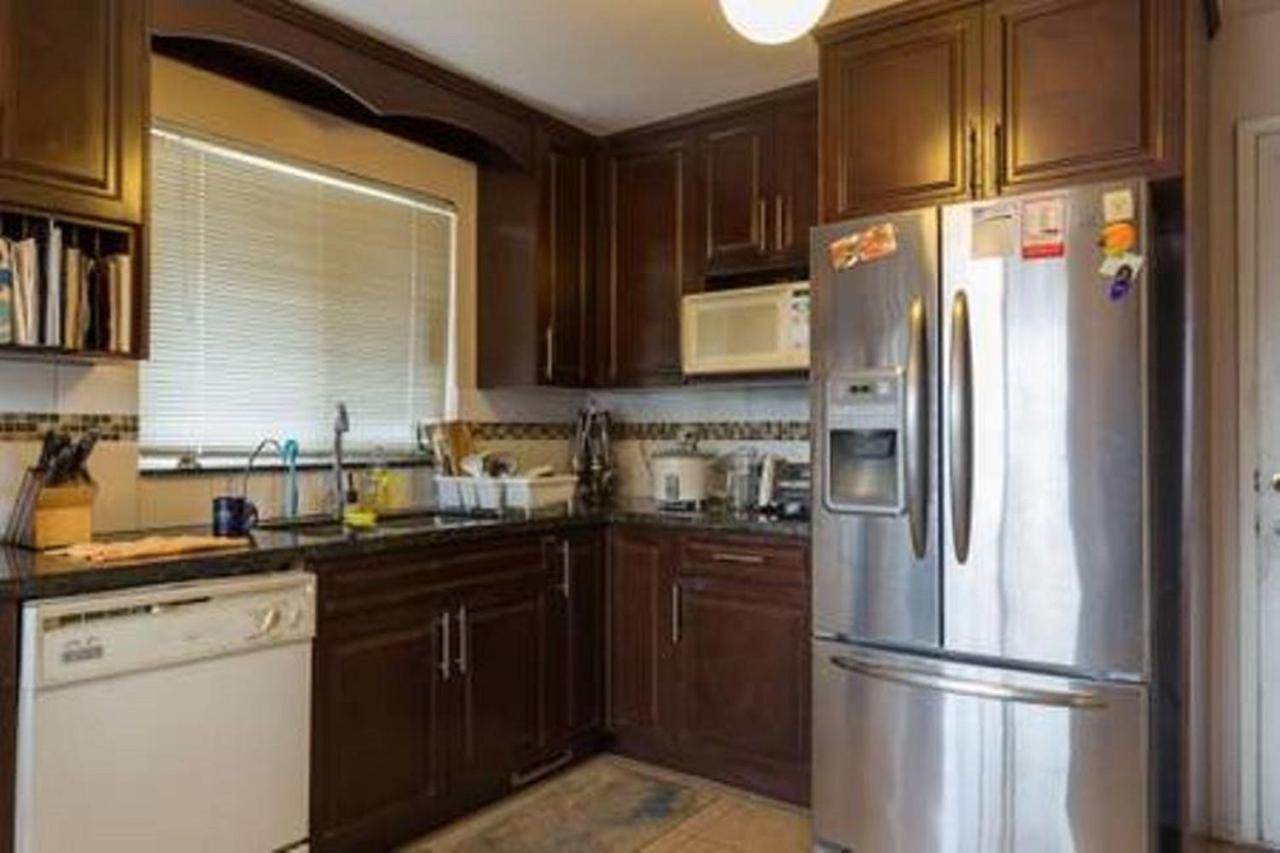 Quite House Near The Vancouver Airport 리치먼드 외부 사진