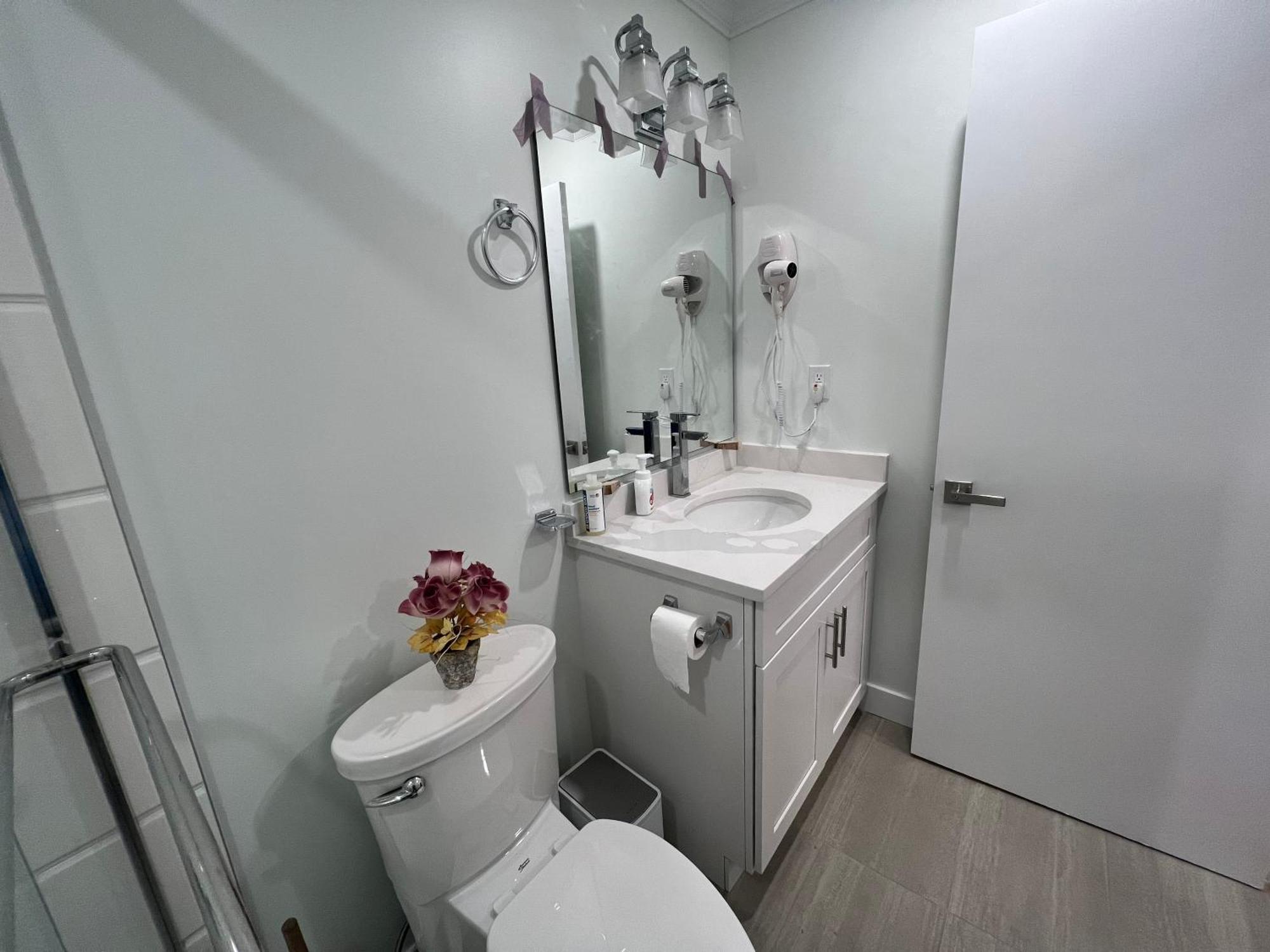Quite House Near The Vancouver Airport 리치먼드 외부 사진