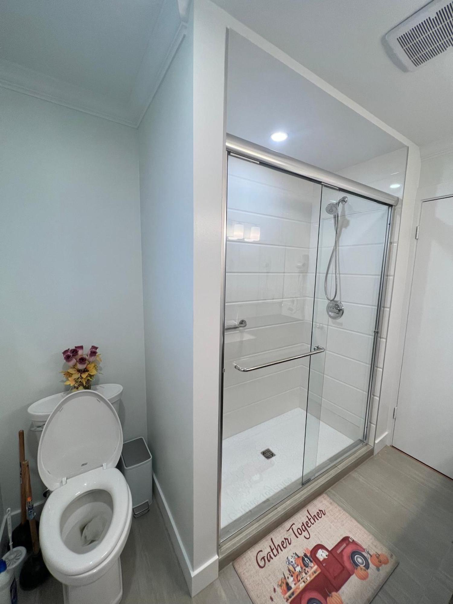 Quite House Near The Vancouver Airport 리치먼드 외부 사진